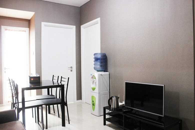 Strategic 2br Parahyangan Residence Apartment