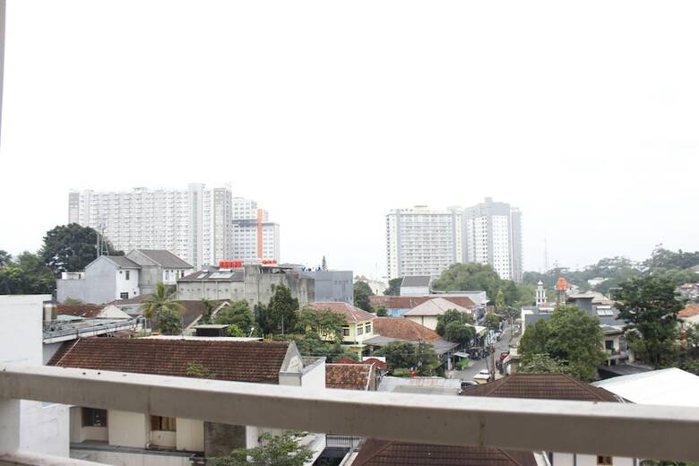 Strategic 2br Parahyangan Residence Apartment