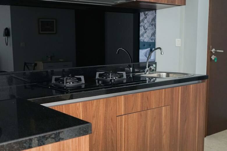 South Tower 2br At L'avenue Apartment