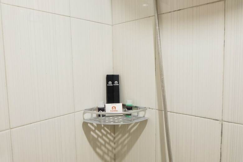 Spacious Studio Apartment At Grand Center Point