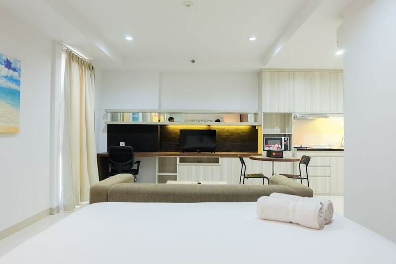 Spacious Studio Apartment @ Azalea Suites