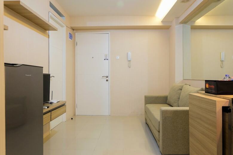 Clean 2br Bassura City Apartment