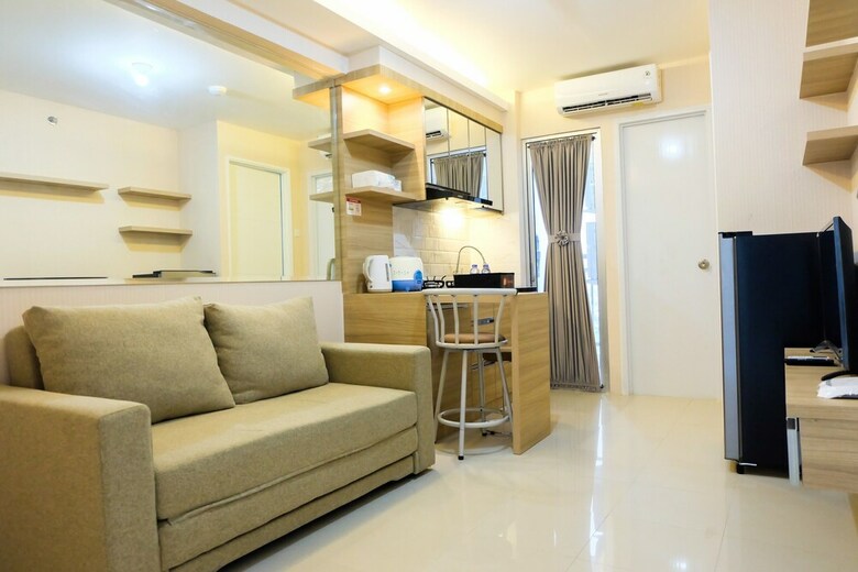 Clean 2br Bassura City Apartment