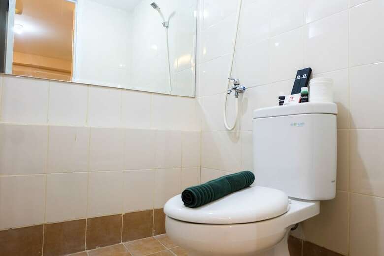 Clean 2br Bassura City Apartment