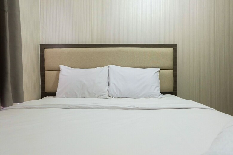 Clean 2br Bassura City Apartment