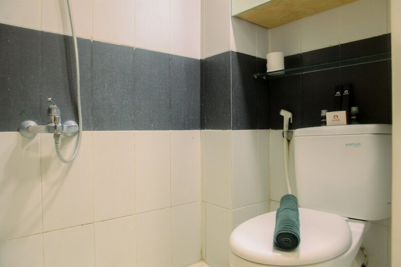 Compact And Artsy Studio Cinere Bellevue Apartment