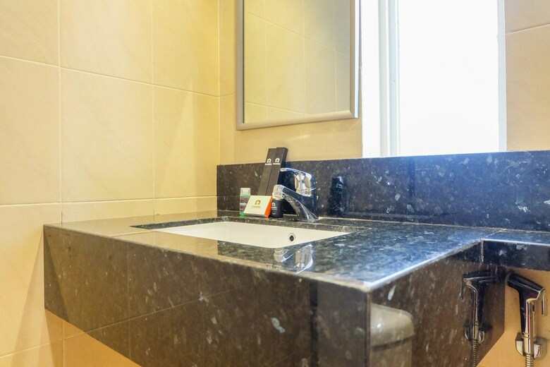 Spacious And Homey 3br Poins Square Apartment