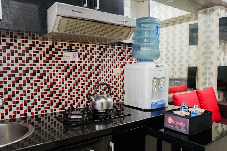 Comfy And Clean 2br Green Pramuka Apartment