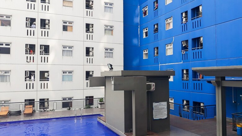 Comfy And Clean 2br Green Pramuka Apartment