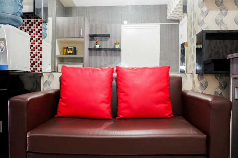 Comfy And Clean 2br Green Pramuka Apartment