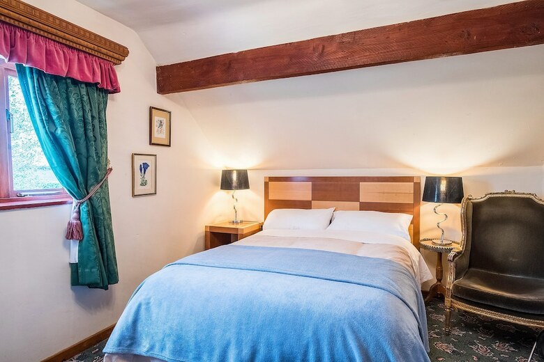 Bed & Breakfast Retreats At Wayside