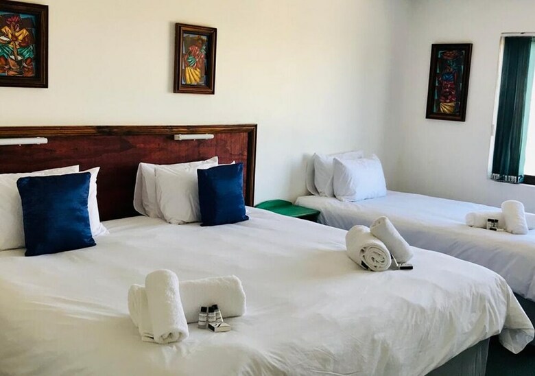Hotel Ngandu At Sea