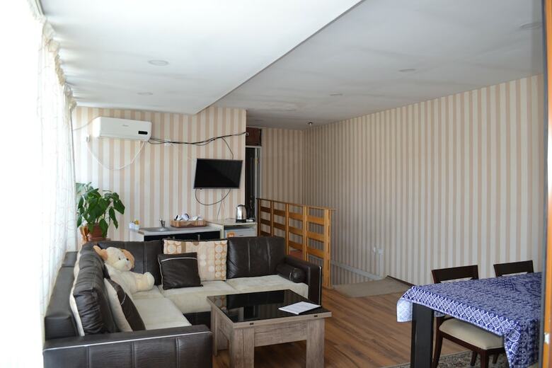 Hotel Your House In Tbilisi