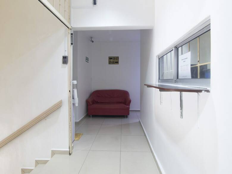 Oyo 44072 Mines Cempaka Hotel