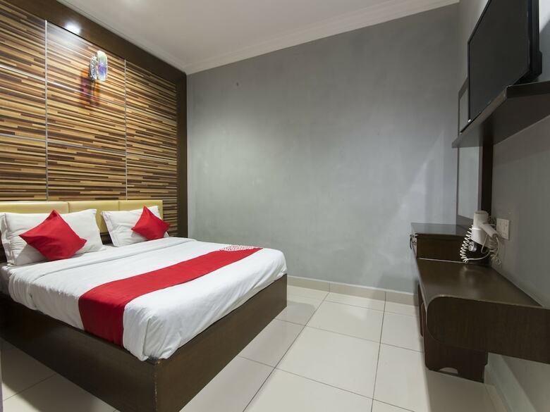 Oyo 44089 Anggerik Garden Hotel