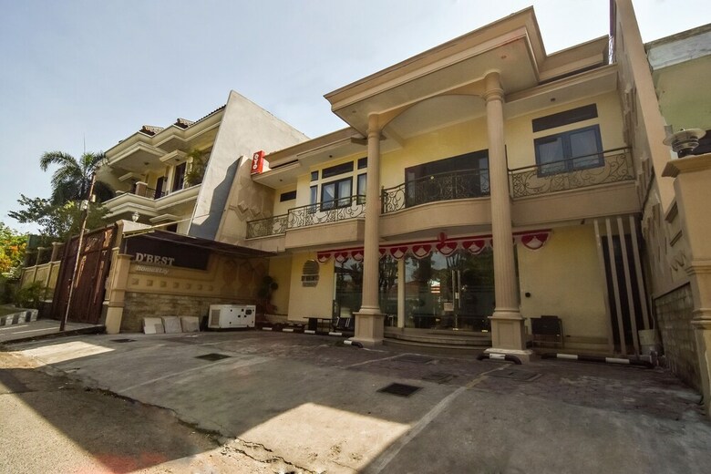 Hostal Oyo 1396 D' Best Homestay