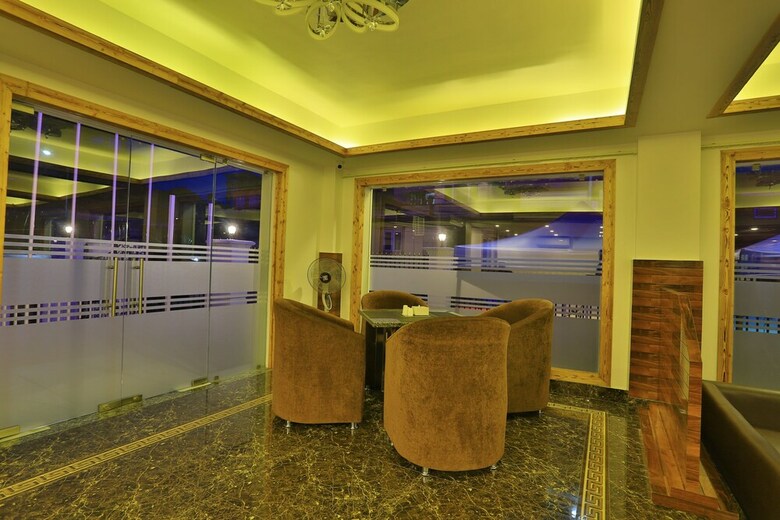 Palette - Shangrila Blu Hotel
