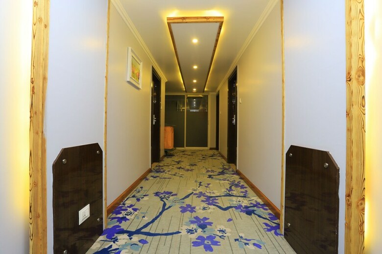 Palette - Shangrila Blu Hotel