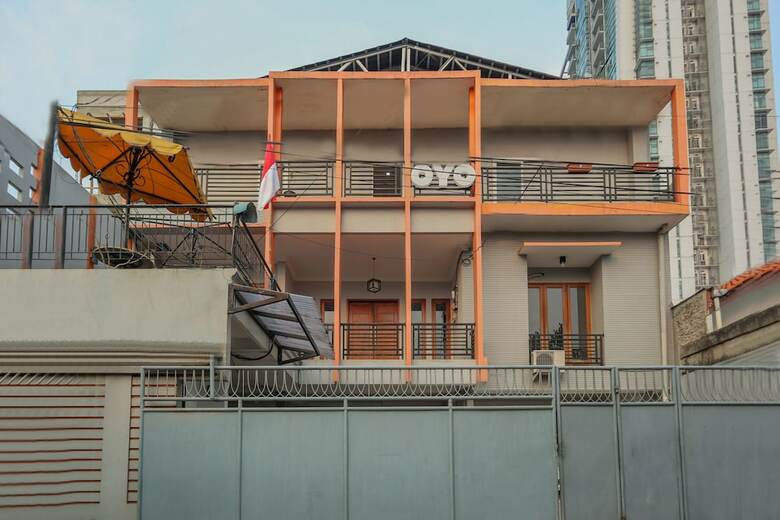 Hotel Oyo 1317 Pinnus Residence Syariah