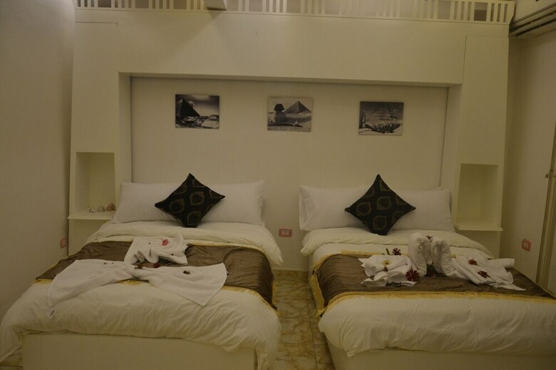 Hotel Pyramids Top Inn