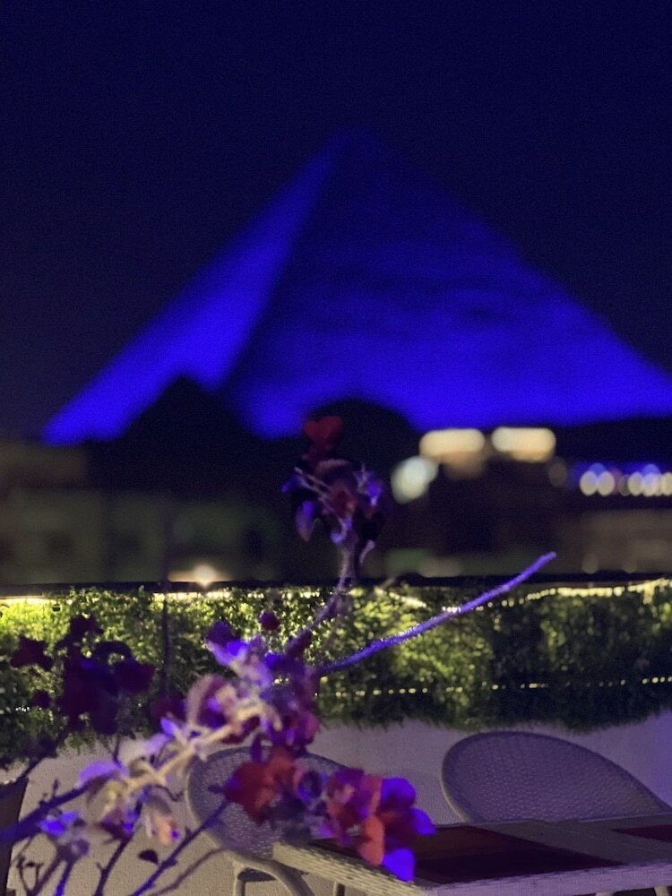 Hotel Pyramids Top Inn
