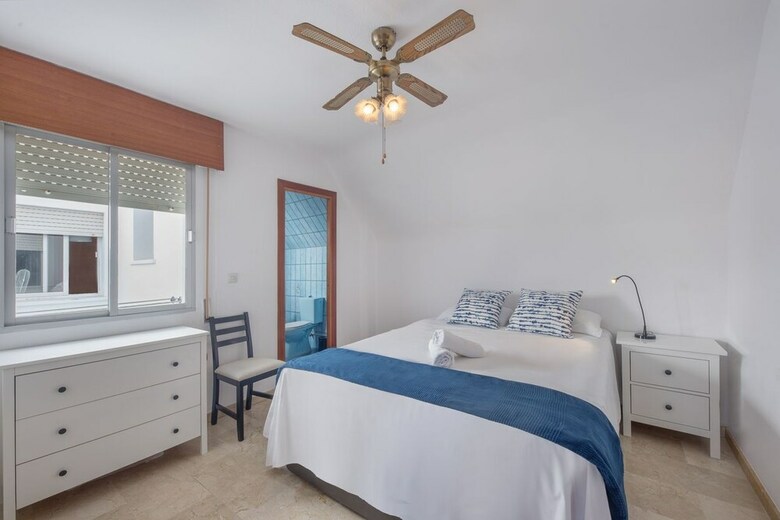 Apartamentos Atico Yate Plaza
