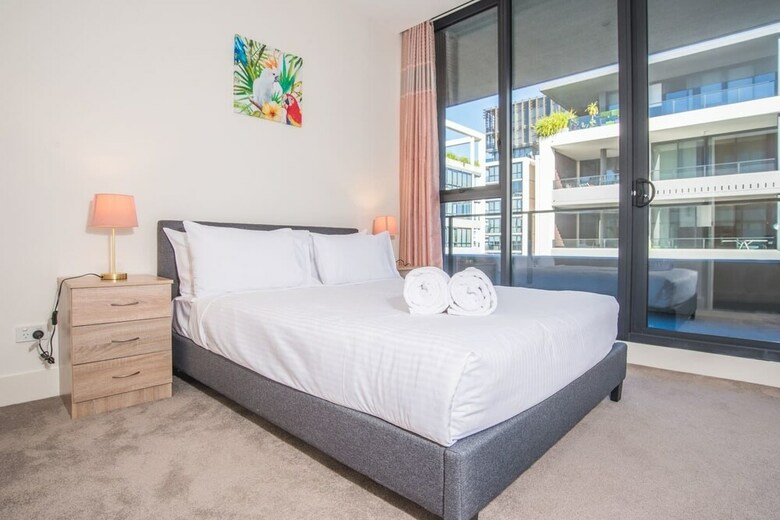 Relaxing Parramatta Apartment With Parking