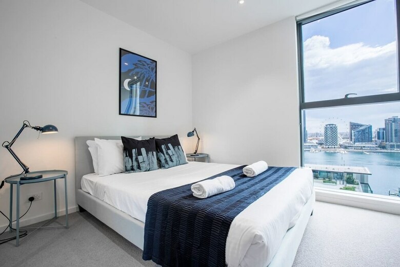 Melbourne Docklands Seaview Apartment At Collins St
