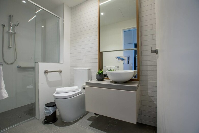 Wow Apartment In Boxhill Central Near Hospital