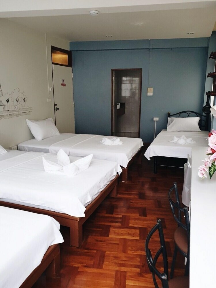 Hostal Nine Cafe' Hostel Travel