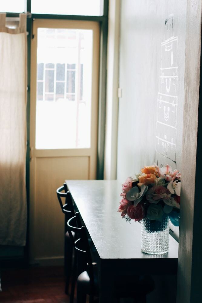Hostal Nine Cafe' Hostel Travel