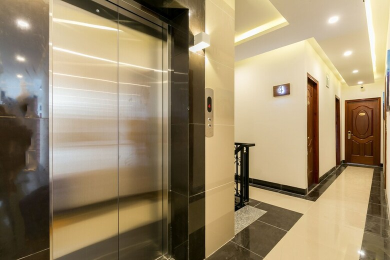 Hotel Oyo 304 Universe Apartment