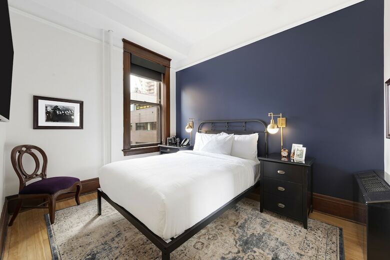 Hotel Celeste Of St Paul