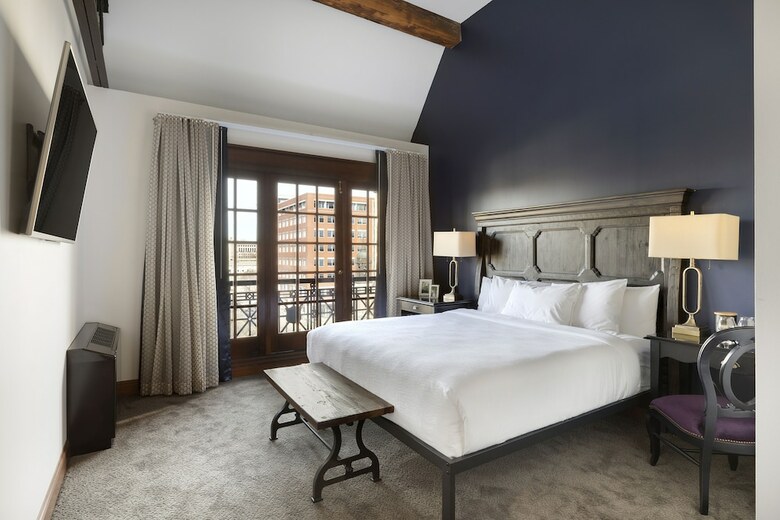 Hotel Celeste Of St Paul