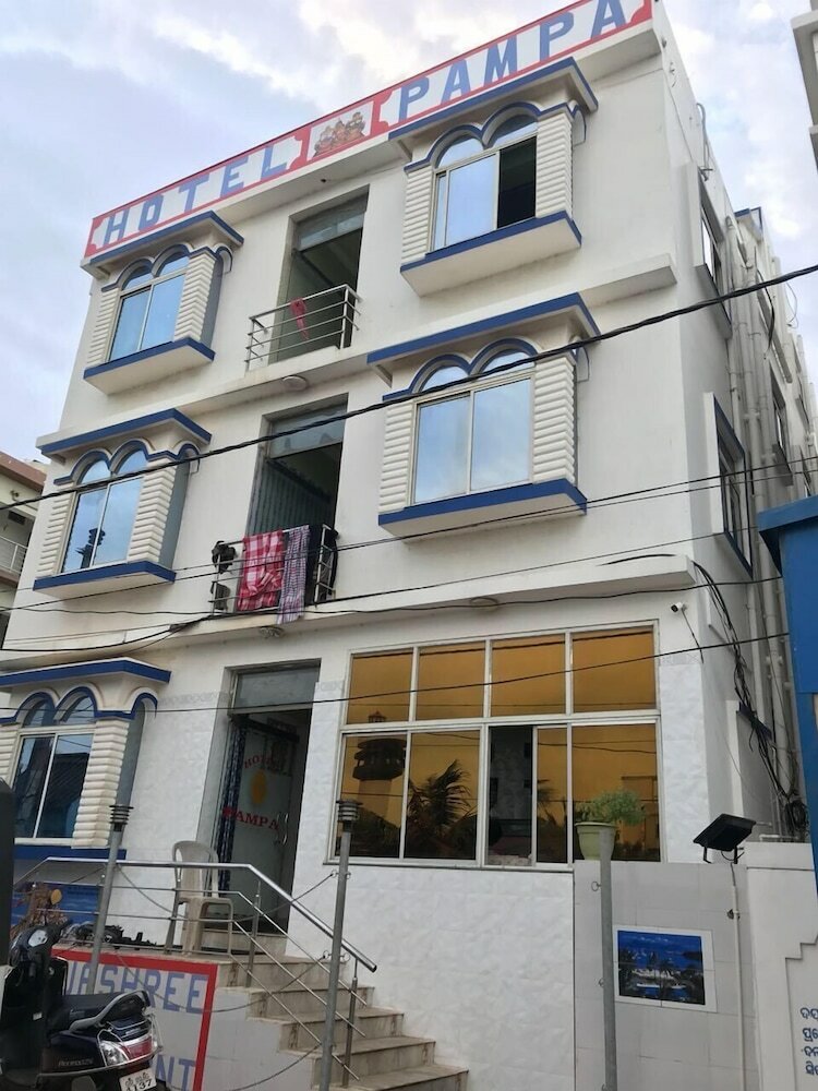 Hotel Goroomgo Pampa Puri