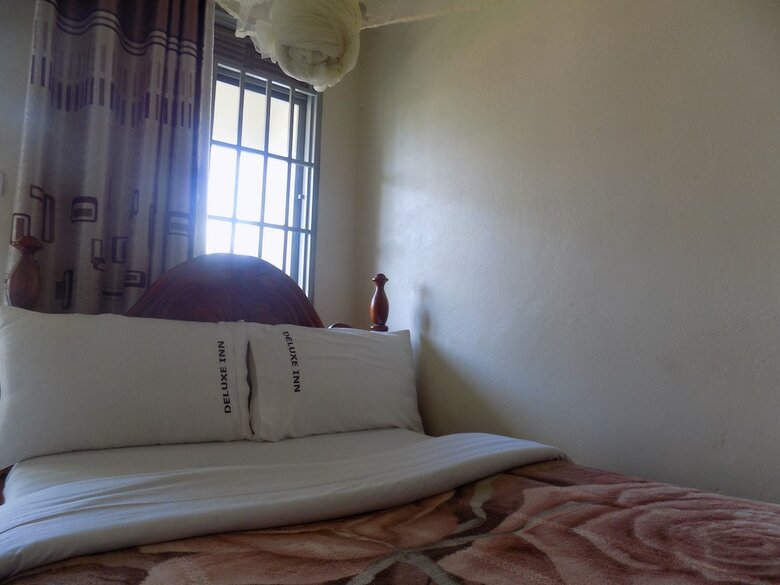 Deluxe Hotel - Ishaka