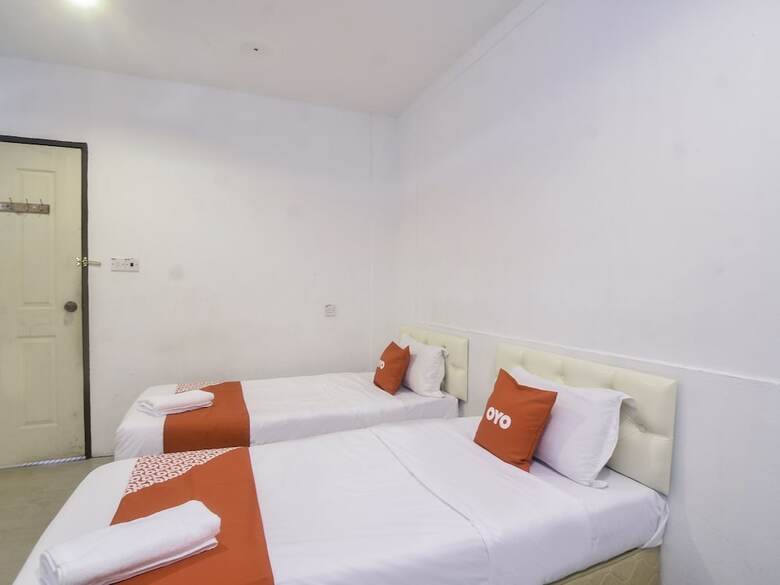 Hotel Oyo 44017 Lc Premium Stay