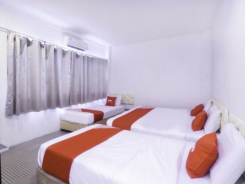 Hotel Oyo 44017 Lc Premium Stay