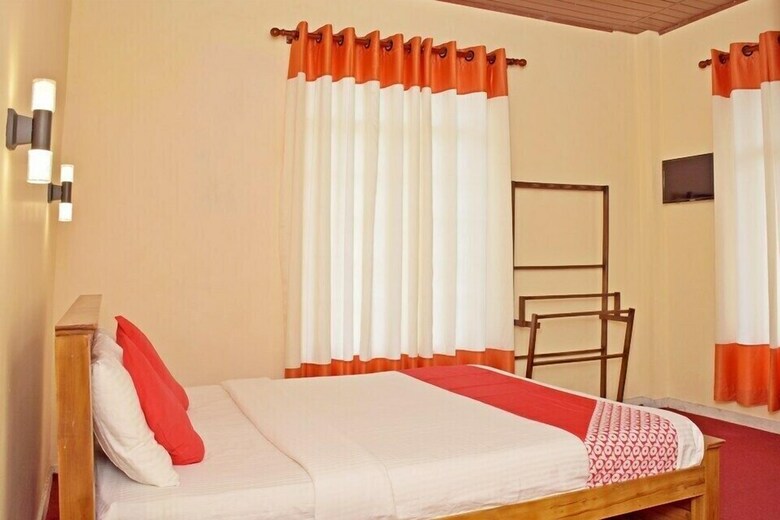 Oyo 261 Falcon Tea Garden Hotel