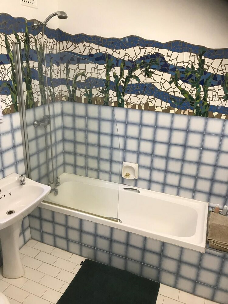 White House B&B