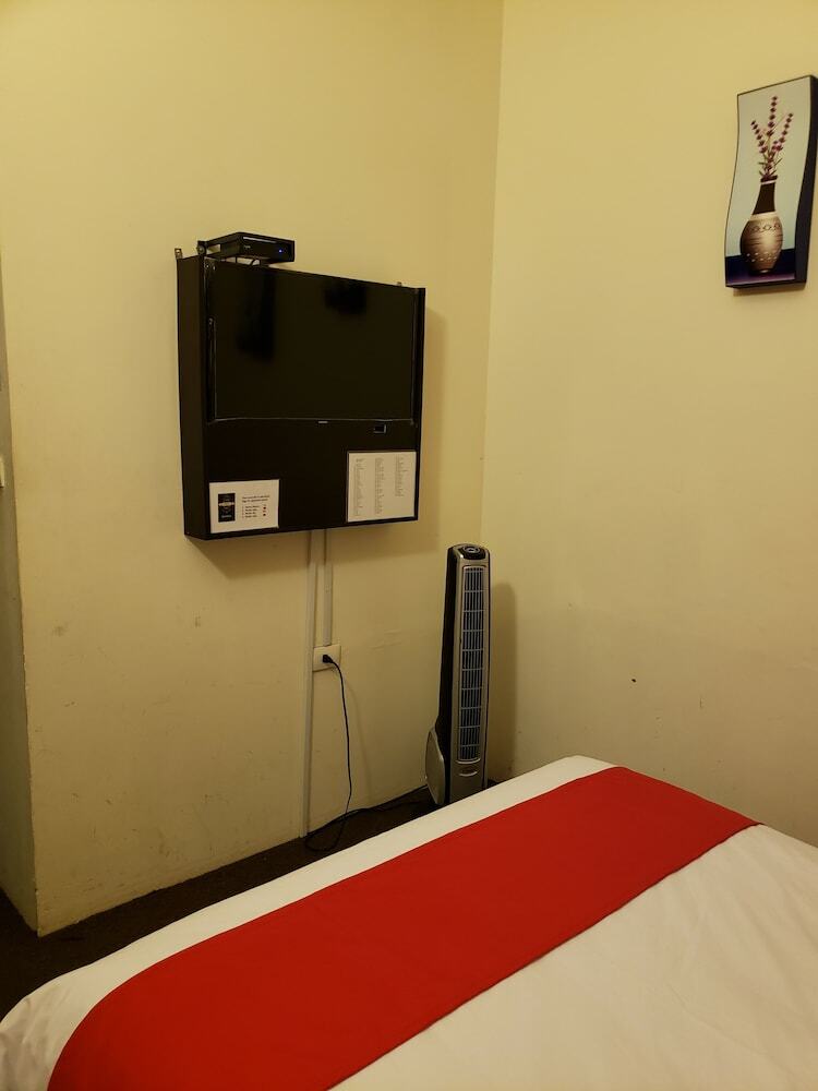 Oyo Hotel 304