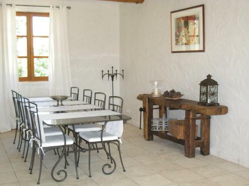 Holiday Home Mas Coucourelle Chateaurenard