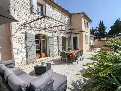Holiday Home Mas Coucourelle Chateaurenard
