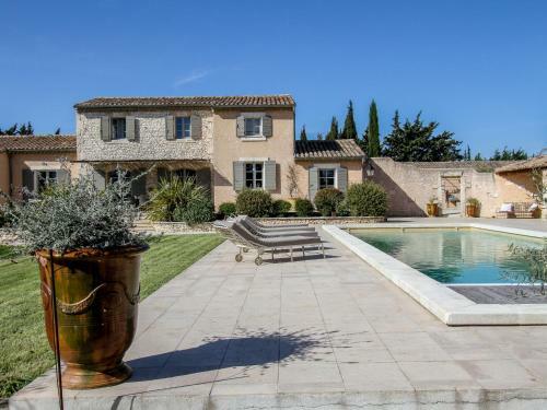Holiday Home Mas Coucourelle Chateaurenard