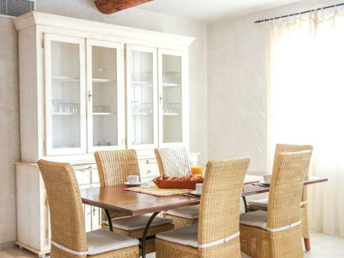 Holiday Home Mas Coucourelle Chateaurenard