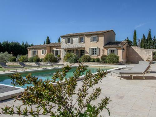 Holiday Home Mas Coucourelle Chateaurenard