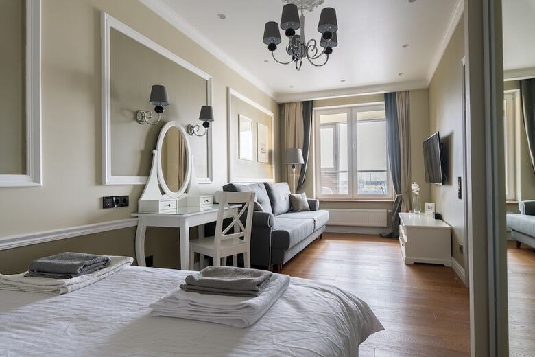 Apartments B. Sampsonievsky 4-6