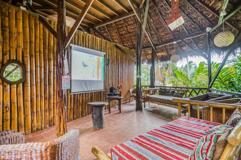 Hostal Selina Shared Amazon Tena
