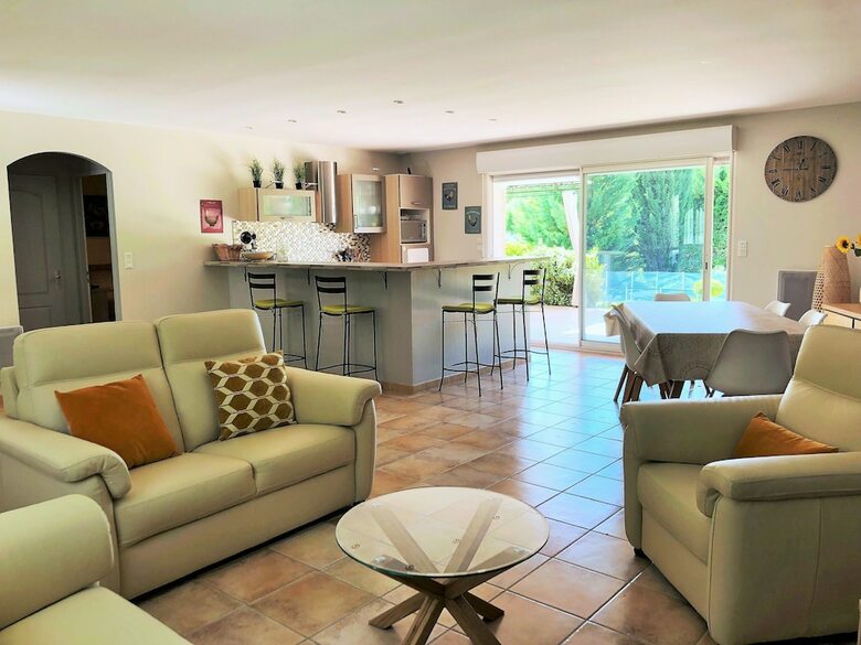 Villa Aux Cypr�s Du Sud