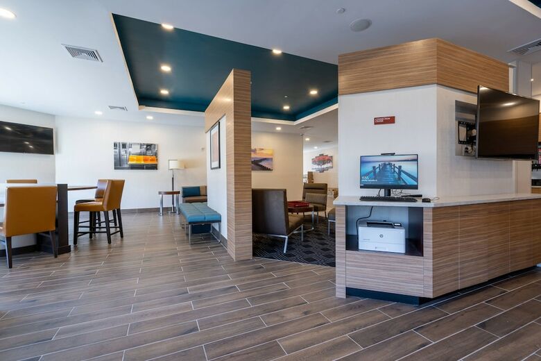 Hotel Towneplace Suites By Marriott Clinton